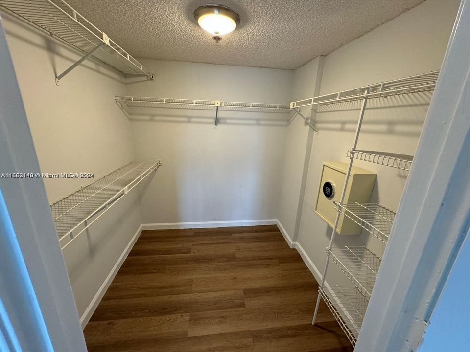 For Rent: $2,175 (2 beds, 2 baths, 1150 Square Feet)