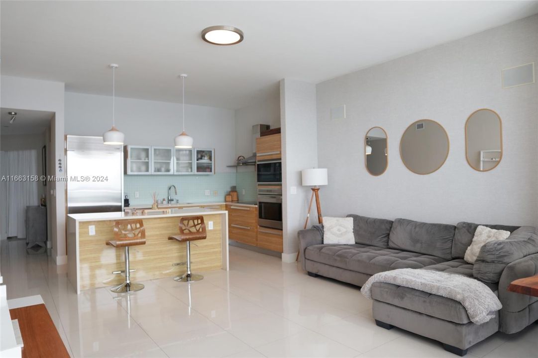 For Sale: $1,200,000 (2 beds, 2 baths, 1456 Square Feet)