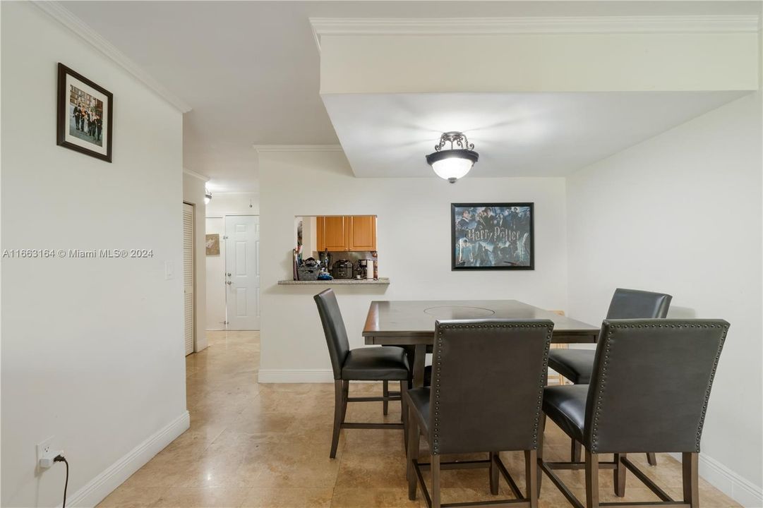 For Sale: $315,000 (2 beds, 2 baths, 1415 Square Feet)