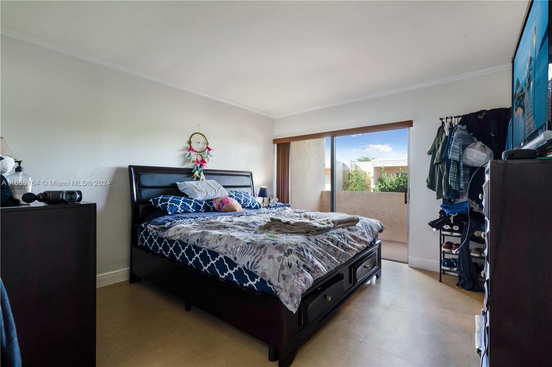 For Sale: $315,000 (2 beds, 2 baths, 1415 Square Feet)