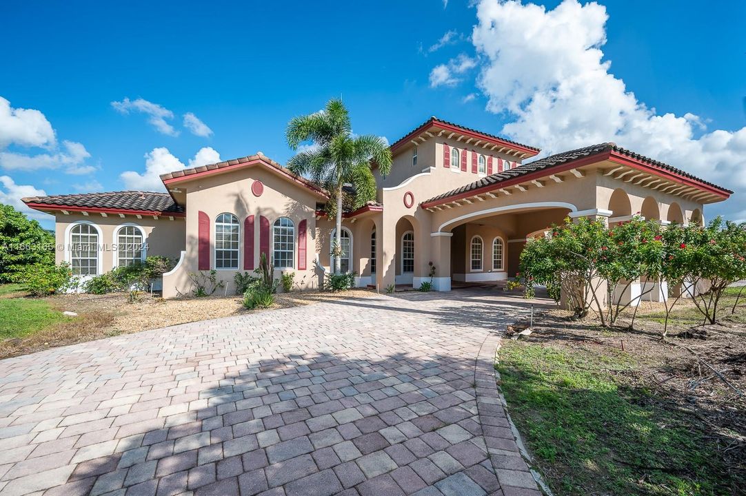 Recently Sold: $1,999,999 (5 beds, 4 baths, 5497 Square Feet)