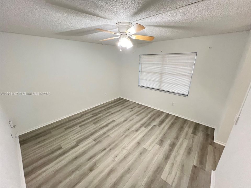 For Rent: $2,050 (1 beds, 1 baths, 809 Square Feet)