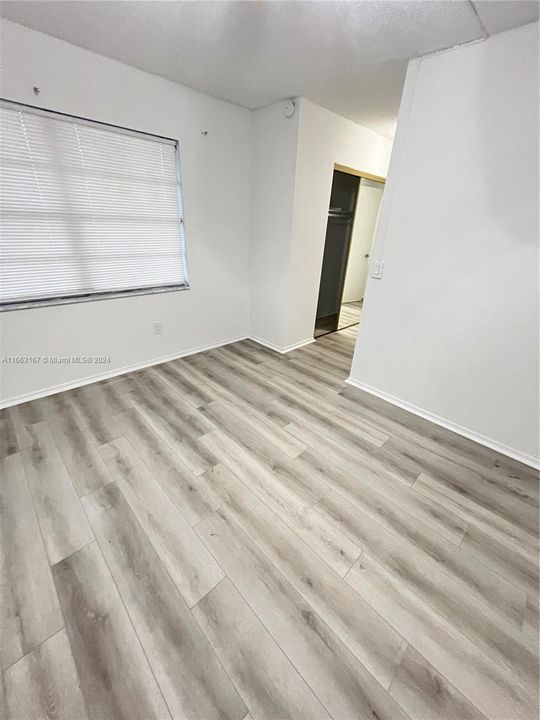 For Rent: $2,050 (1 beds, 1 baths, 809 Square Feet)