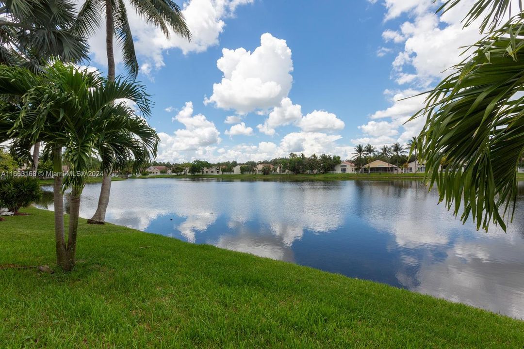 For Sale: $759,000 (3 beds, 2 baths, 1852 Square Feet)