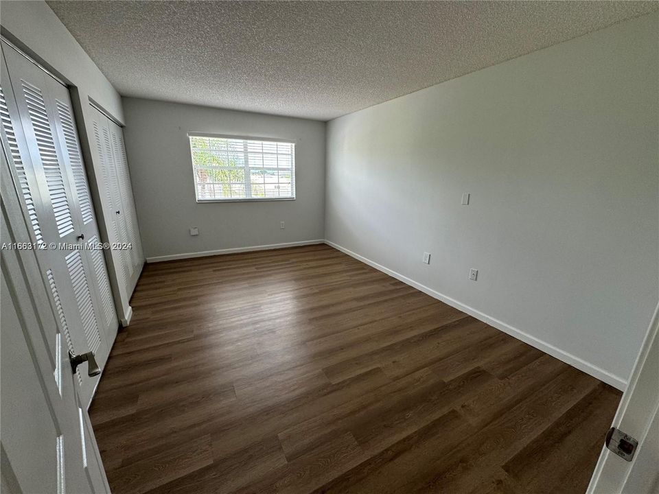 For Rent: $1,800 (1 beds, 1 baths, 800 Square Feet)