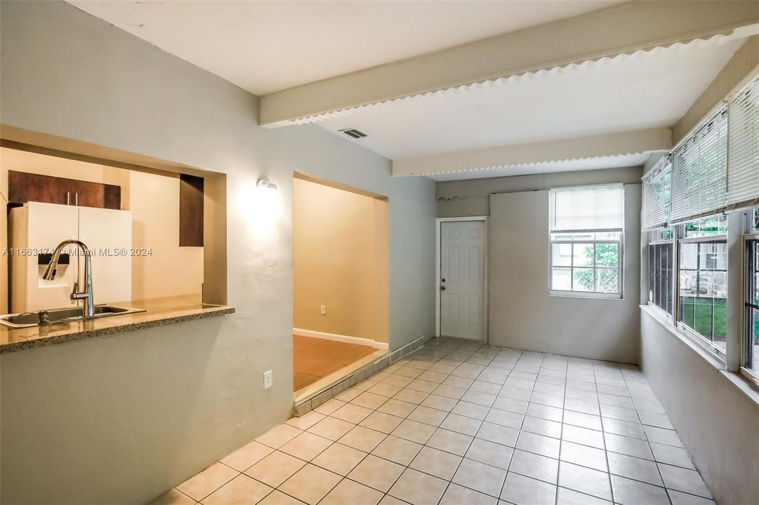 For Rent: $2,710 (3 beds, 2 baths, 1550 Square Feet)