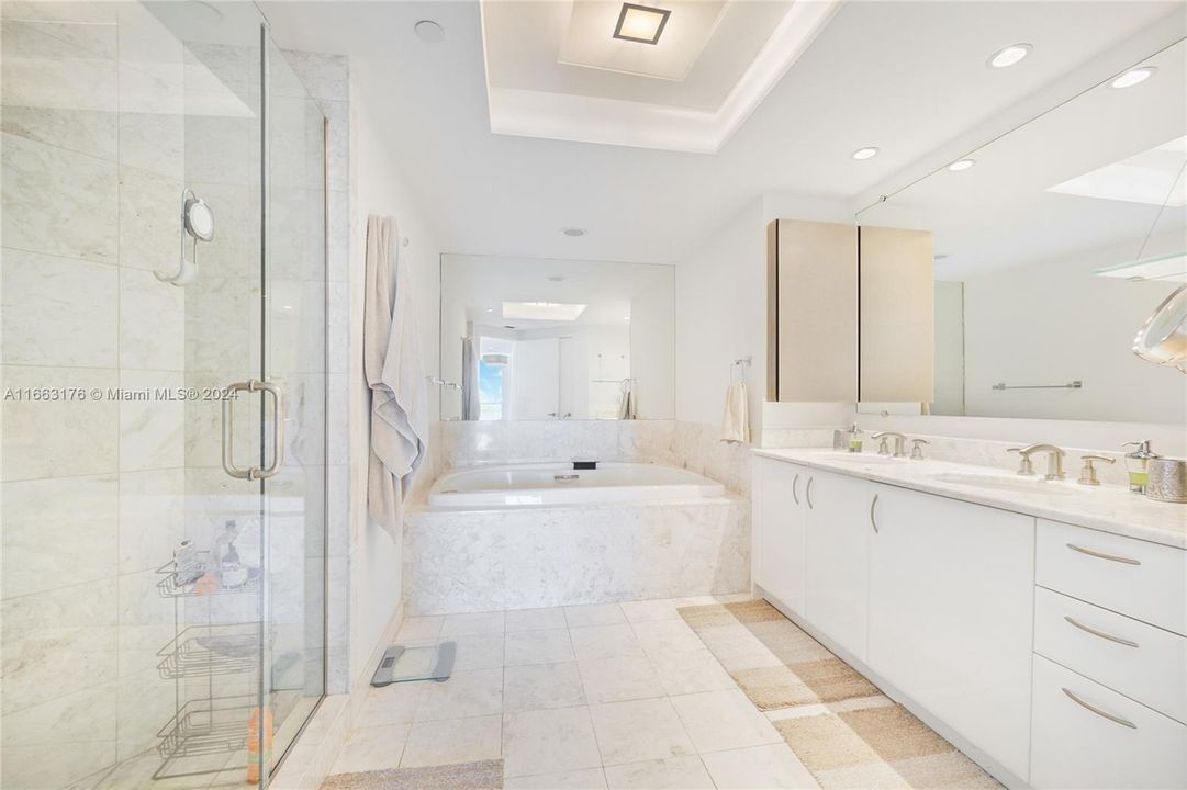 Recently Rented: $11,500 (2 beds, 2 baths, 1878 Square Feet)