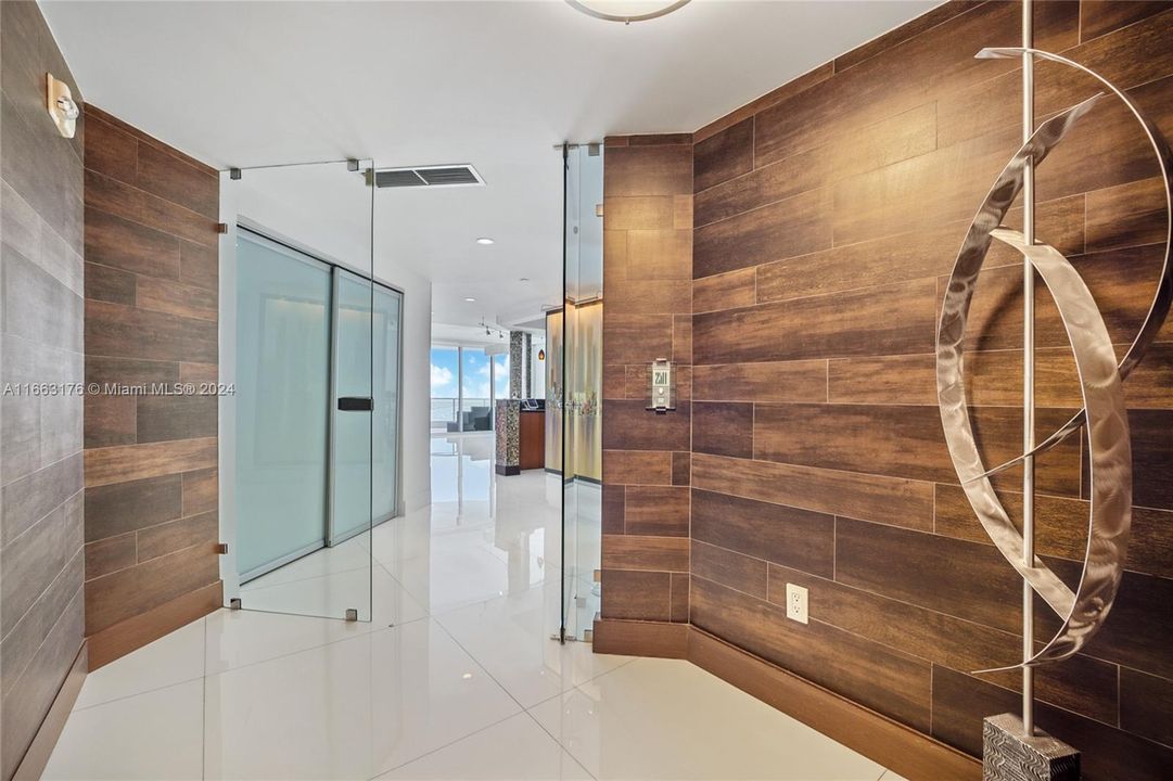 Recently Rented: $11,500 (2 beds, 2 baths, 1878 Square Feet)