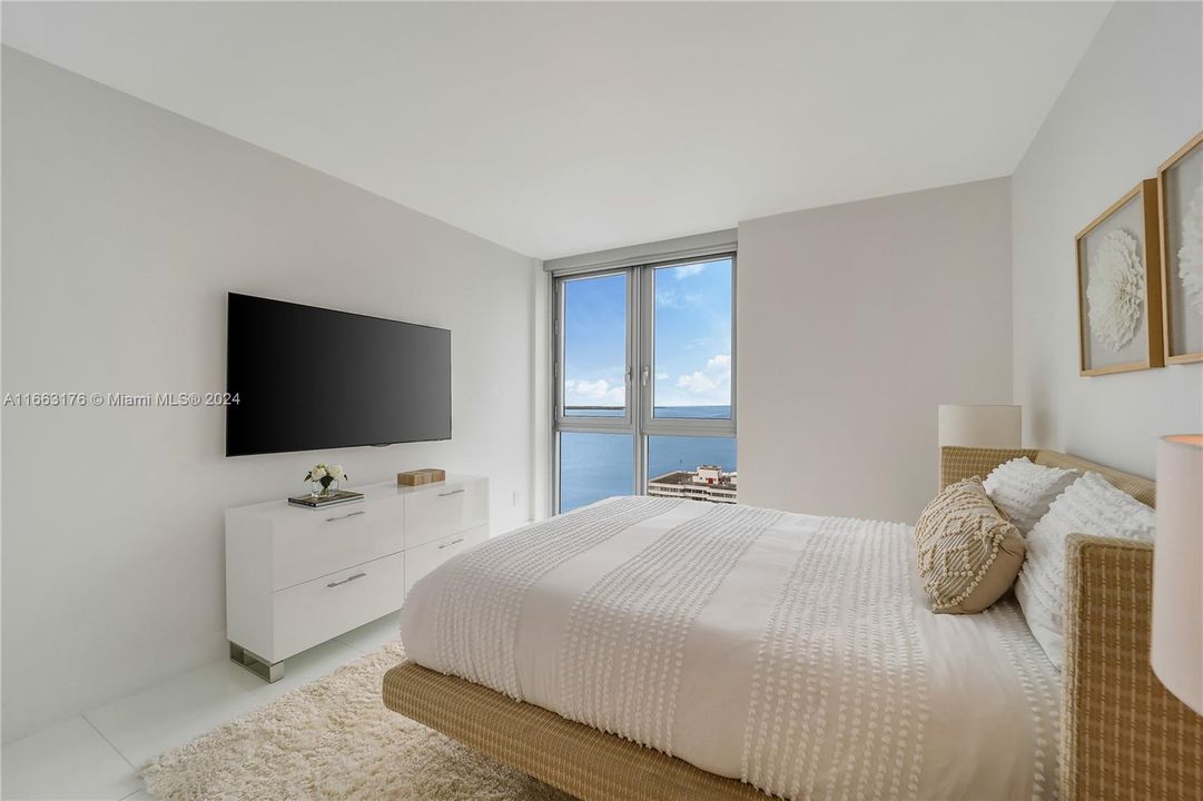 Recently Rented: $11,500 (2 beds, 2 baths, 1878 Square Feet)