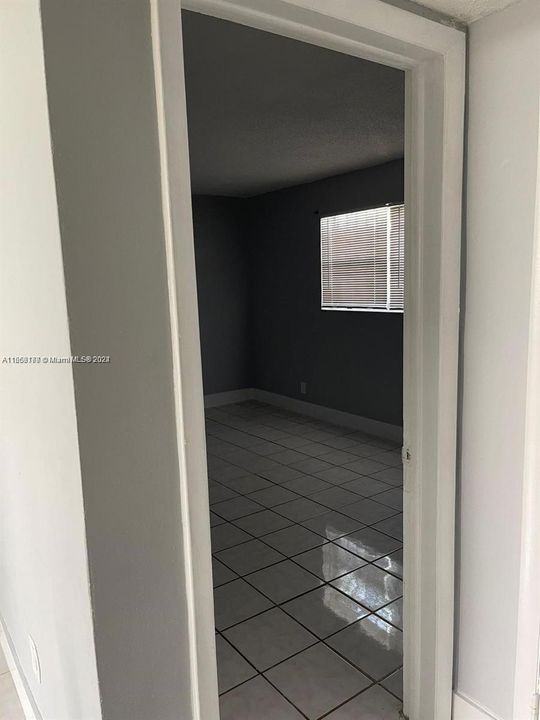 For Rent: $1,600 (1 beds, 1 baths, 700 Square Feet)