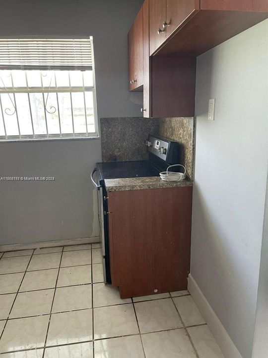 For Rent: $1,600 (1 beds, 1 baths, 700 Square Feet)