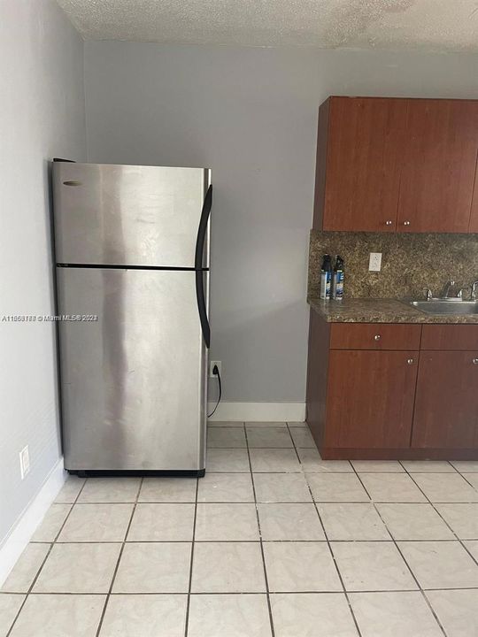 For Rent: $1,600 (1 beds, 1 baths, 700 Square Feet)