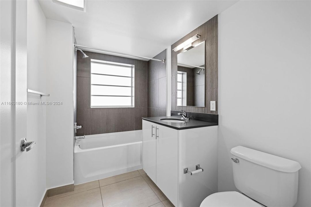 Active With Contract: $2,951 (1 beds, 1 baths, 576 Square Feet)