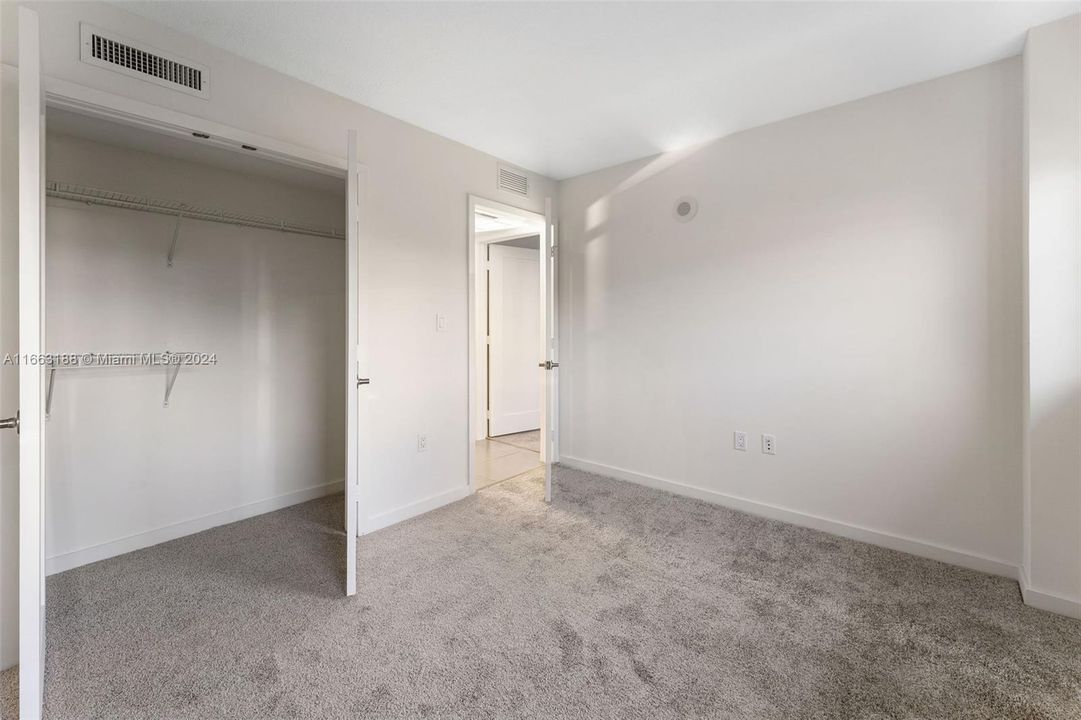 Active With Contract: $3,713 (2 beds, 1 baths, 931 Square Feet)