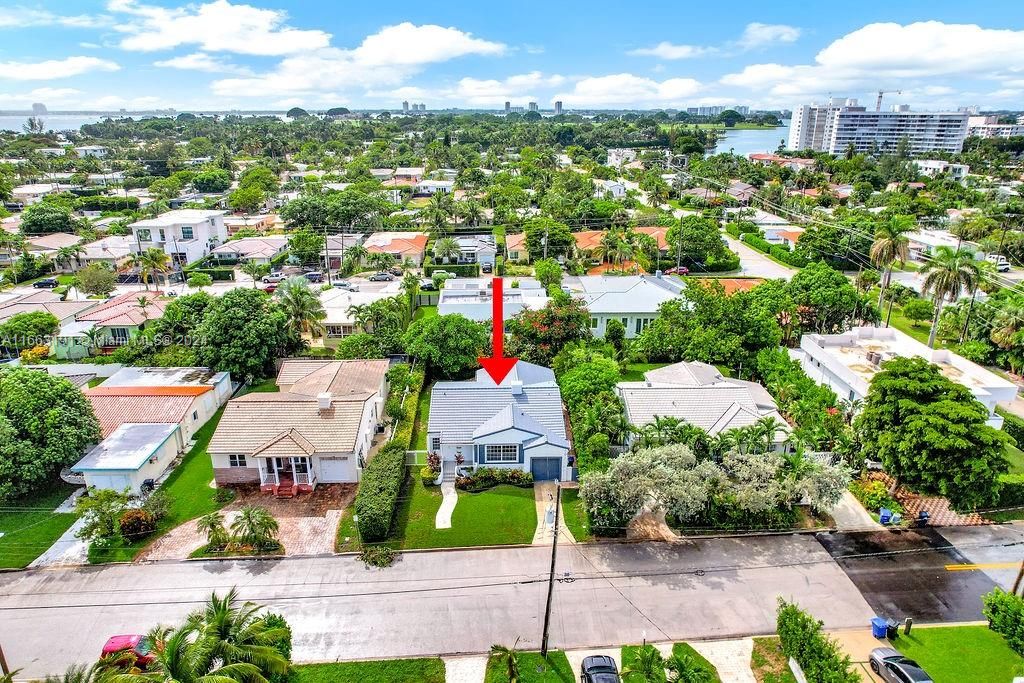 For Sale: $1,895,000 (3 beds, 2 baths, 0 Square Feet)