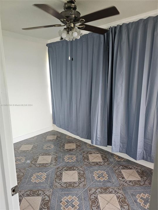 For Rent: $2,455 (2 beds, 2 baths, 990 Square Feet)