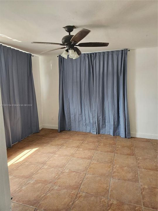 For Rent: $2,455 (2 beds, 2 baths, 990 Square Feet)