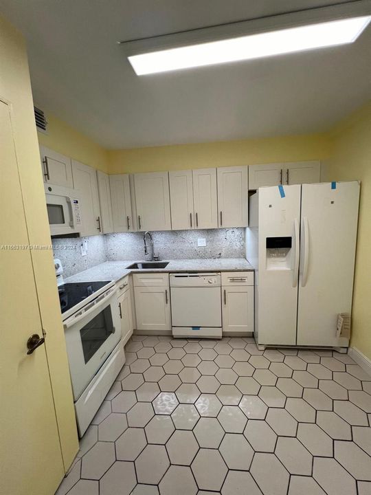 For Sale: $145,000 (2 beds, 2 baths, 972 Square Feet)