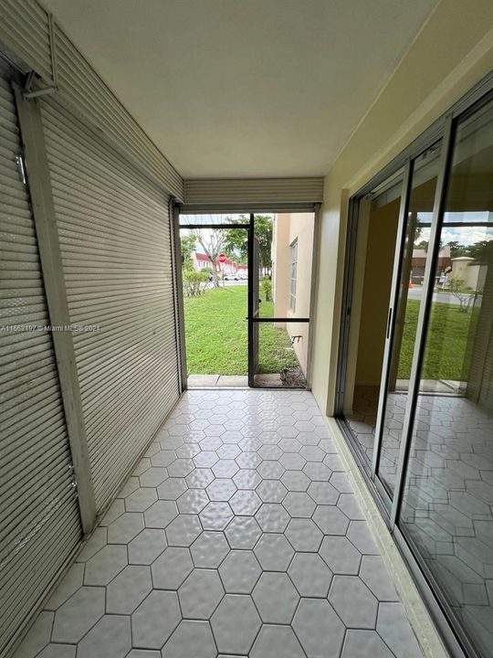 En Venta: $145,000 (2 camas, 2 baños, 972 Pies cuadrados)