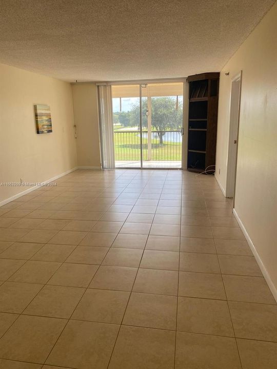 For Rent: $2,250 (2 beds, 2 baths, 1070 Square Feet)