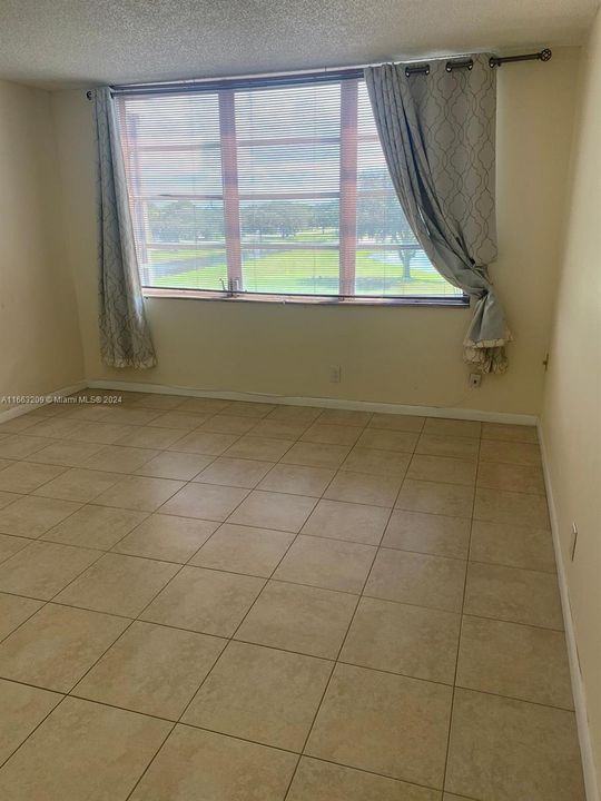 For Rent: $2,250 (2 beds, 2 baths, 1070 Square Feet)