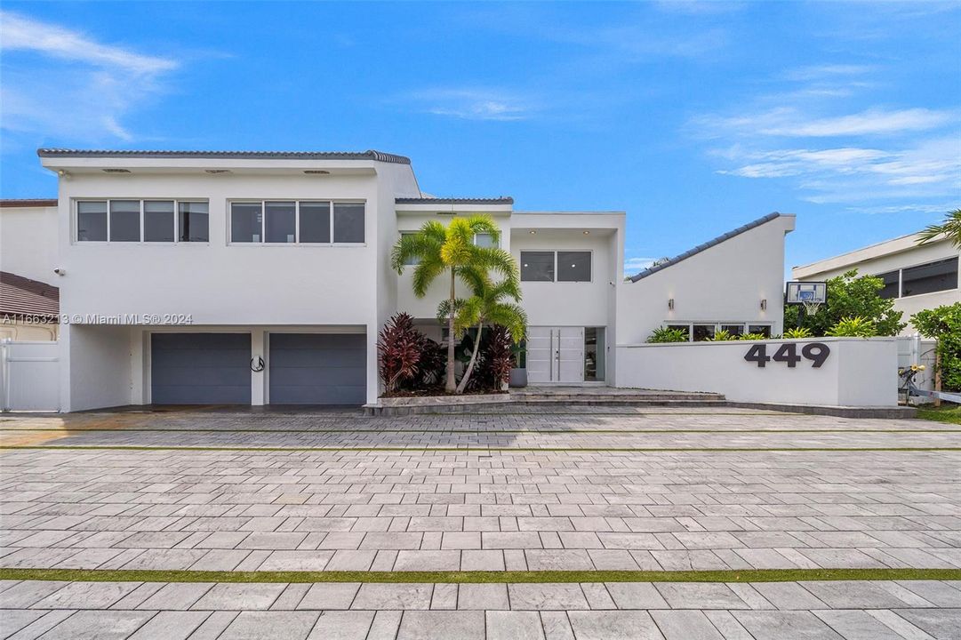 En Venta: $4,675,000 (5 camas, 5 baños, 4126 Pies cuadrados)