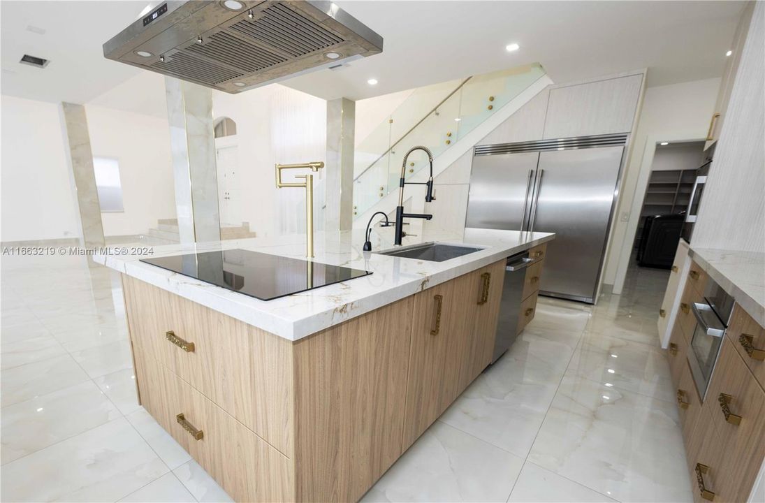 En Venta: $1,770,000 (7 camas, 5 baños, 2896 Pies cuadrados)