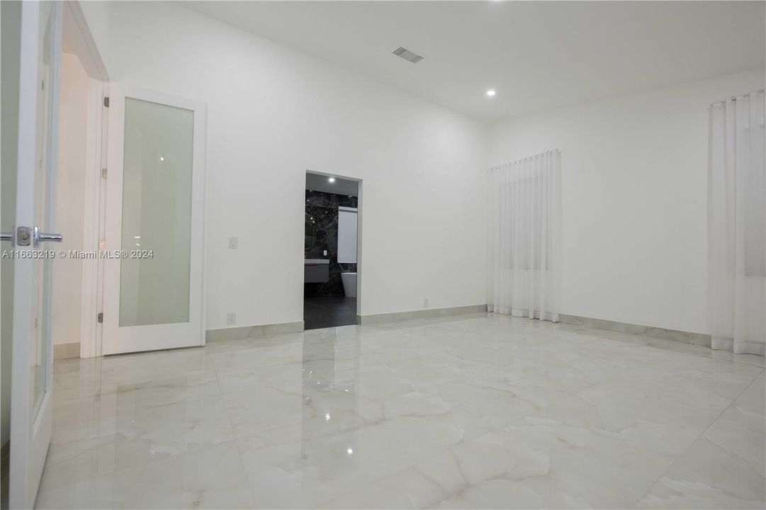 En Venta: $1,770,000 (7 camas, 5 baños, 2896 Pies cuadrados)