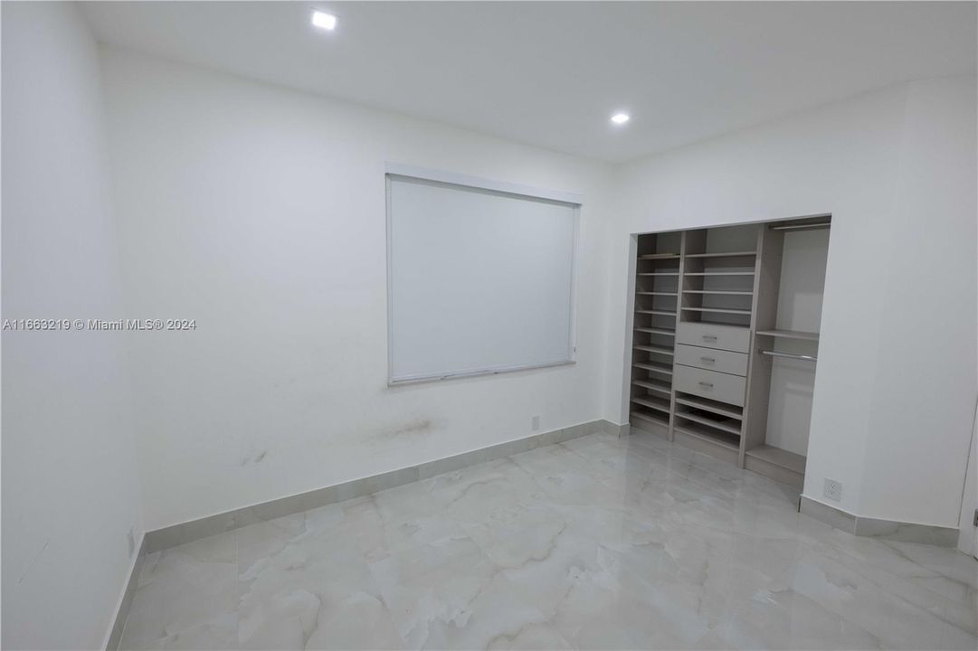 En Venta: $1,770,000 (7 camas, 5 baños, 2896 Pies cuadrados)