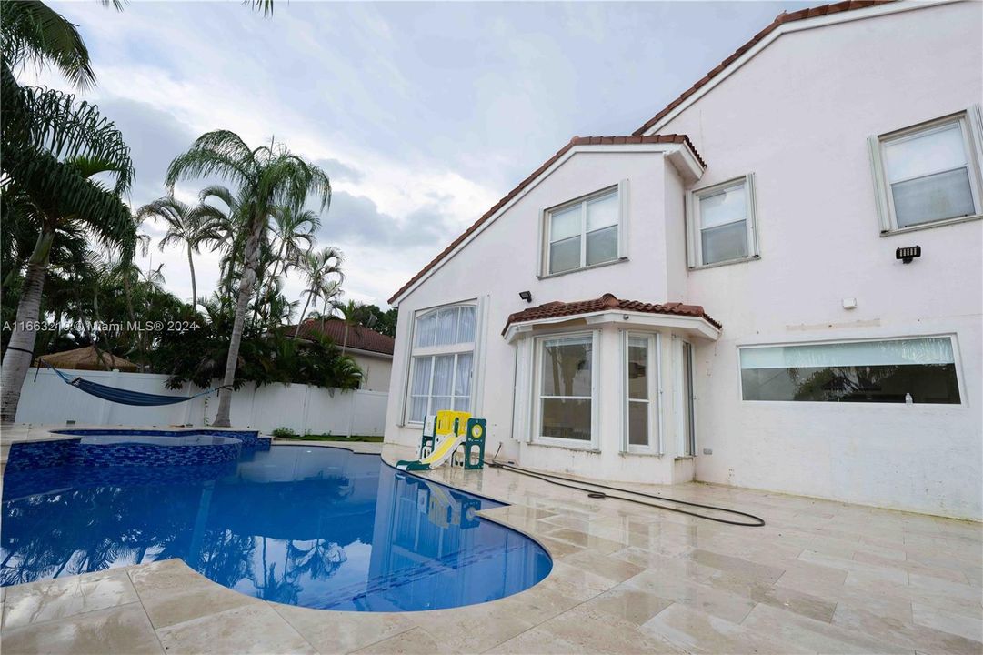 En Venta: $1,770,000 (7 camas, 5 baños, 2896 Pies cuadrados)