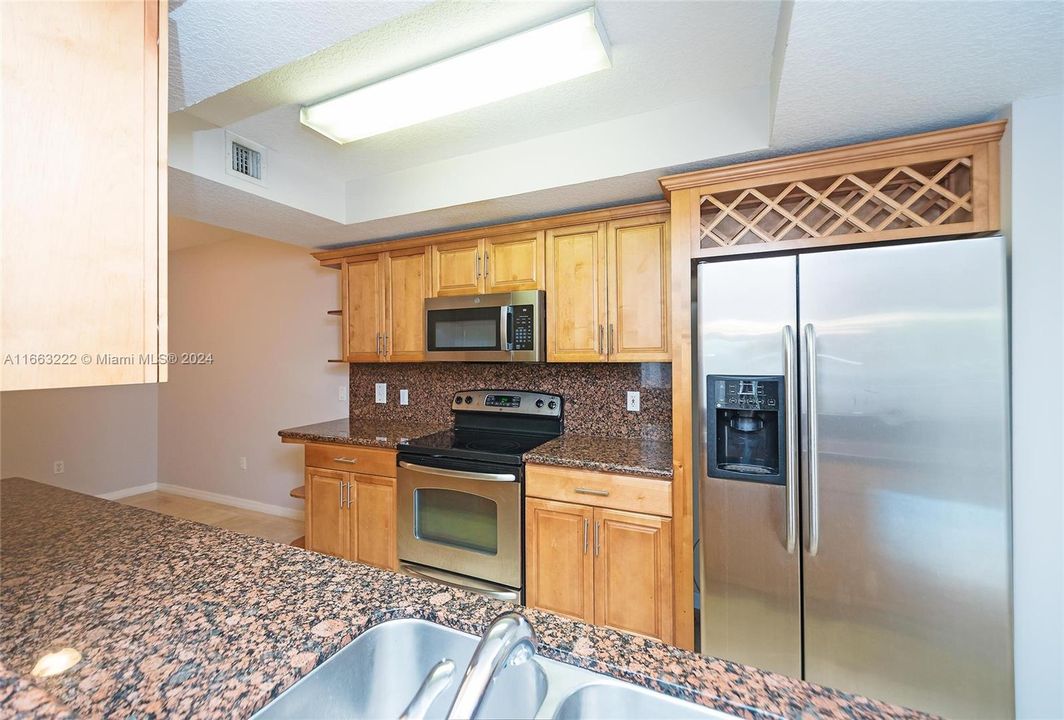 For Rent: $3,500 (2 beds, 2 baths, 1089 Square Feet)