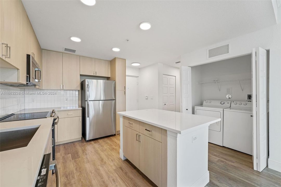 For Rent: $2,836 (2 beds, 2 baths, 1470 Square Feet)