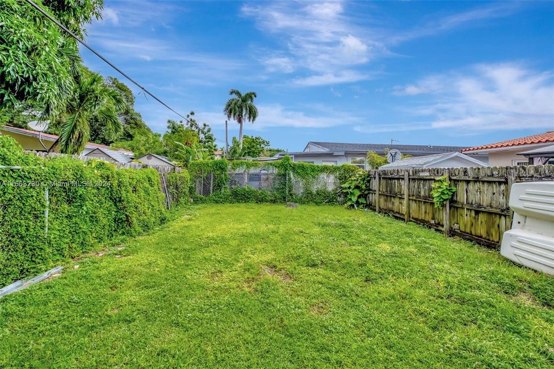 For Sale: $1,499,999 (3 beds, 2 baths, 1541 Square Feet)