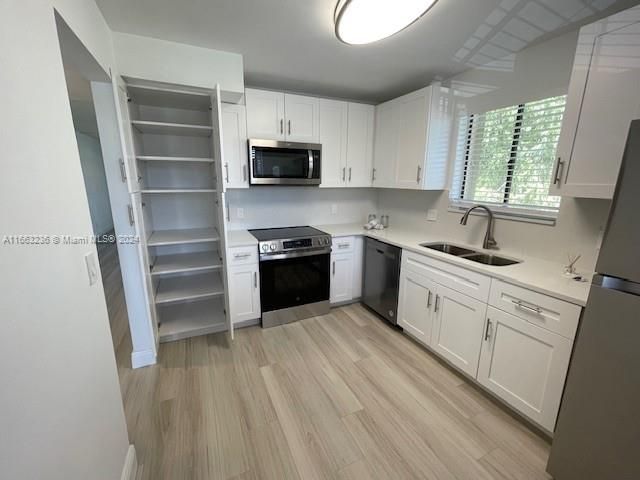 For Sale: $350,000 (2 beds, 2 baths, 1220 Square Feet)