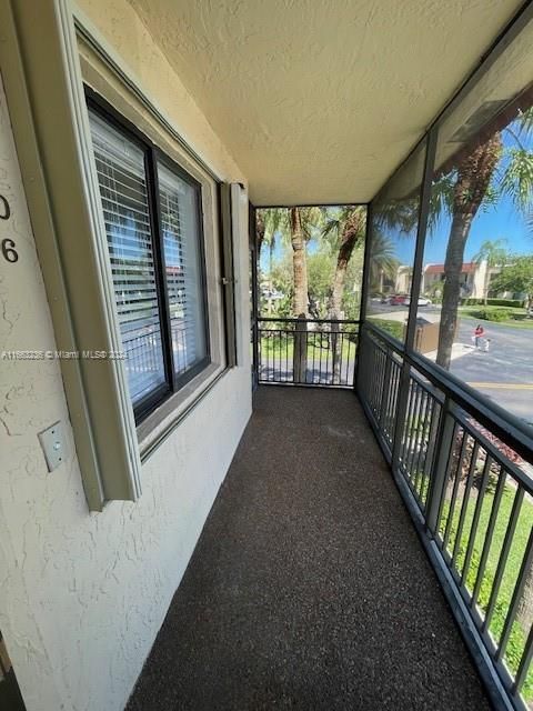 For Sale: $350,000 (2 beds, 2 baths, 1220 Square Feet)