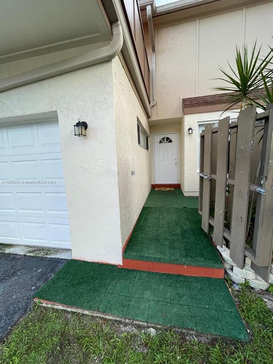 For Sale: $350,000 (4 beds, 2 baths, 1770 Square Feet)