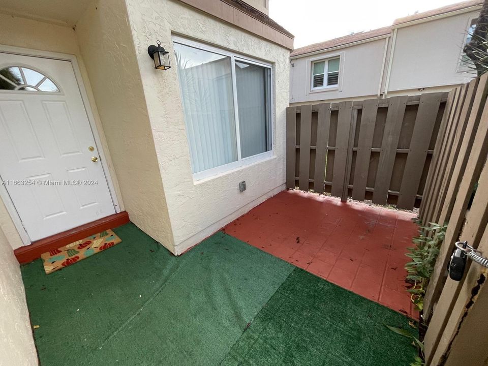 For Sale: $350,000 (4 beds, 2 baths, 1770 Square Feet)