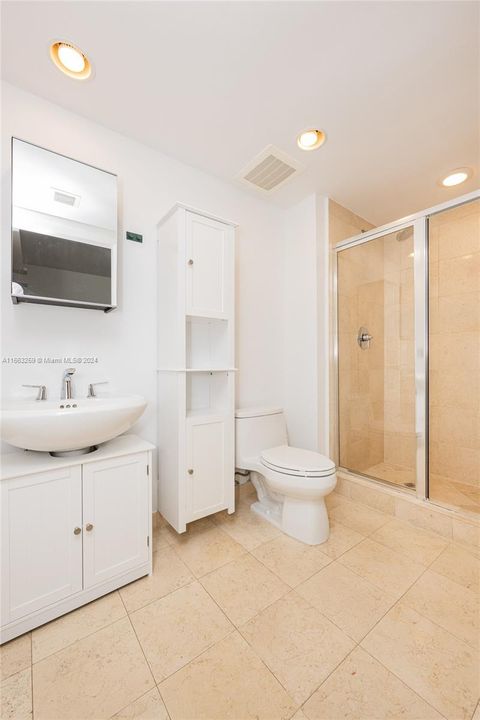 2nd bathroom