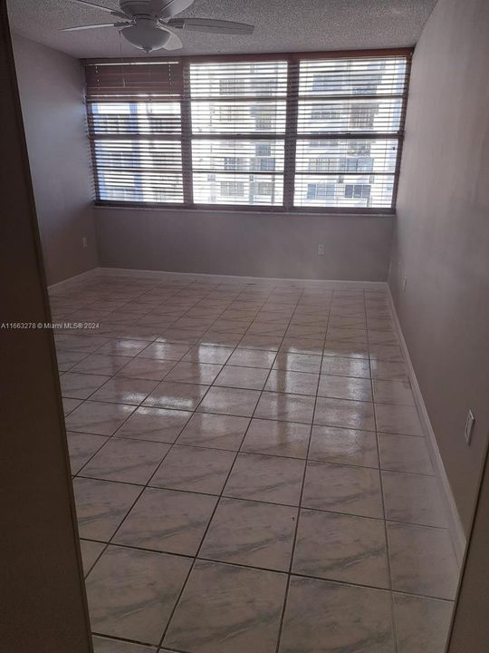 En Venta: $299,900 (2 camas, 2 baños, 1251 Pies cuadrados)