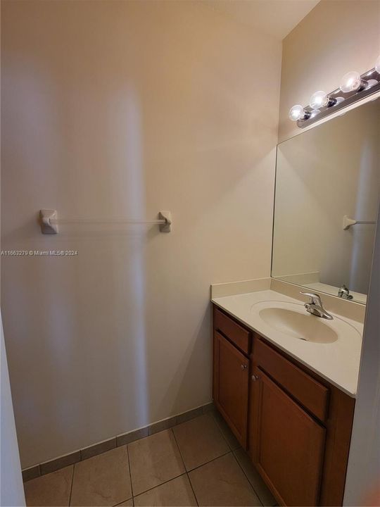 For Rent: $2,980 (3 beds, 2 baths, 1574 Square Feet)