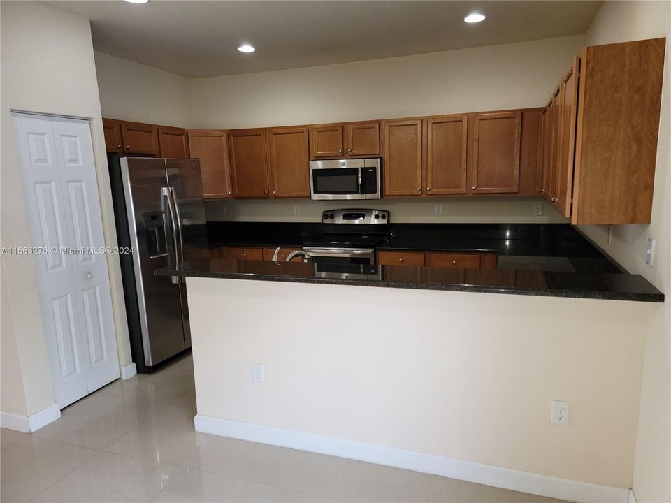 For Rent: $2,980 (3 beds, 2 baths, 1574 Square Feet)