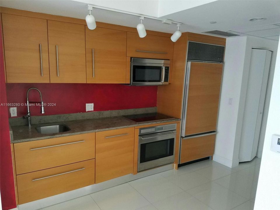 En Venta: $429,000 (0 camas, 1 baños, 546 Pies cuadrados)