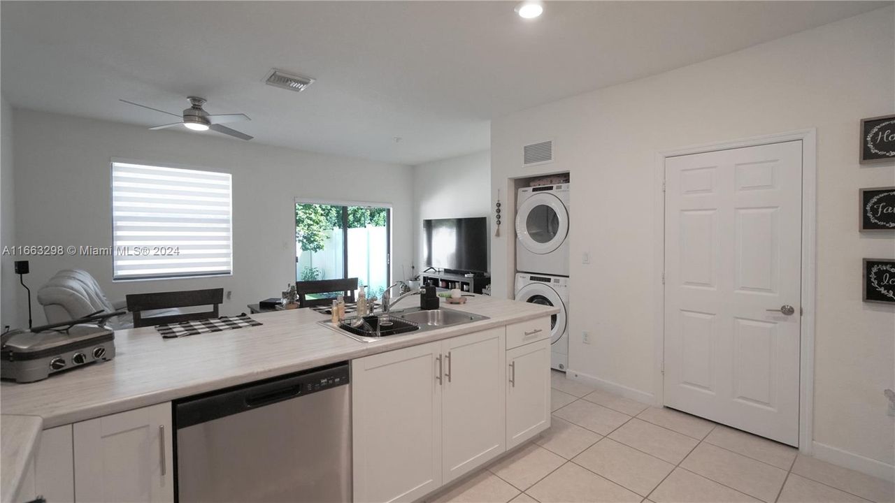 For Sale: $519,000 (3 beds, 2 baths, 1412 Square Feet)