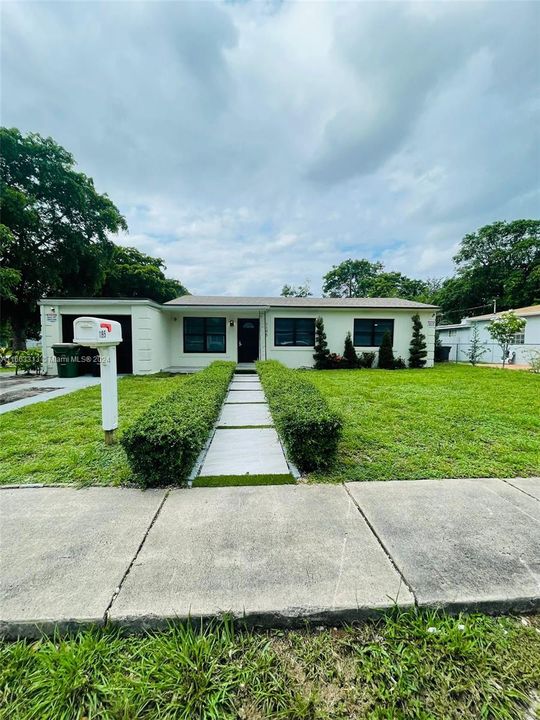 For Sale: $599,500 (3 beds, 1 baths, 1885 Square Feet)