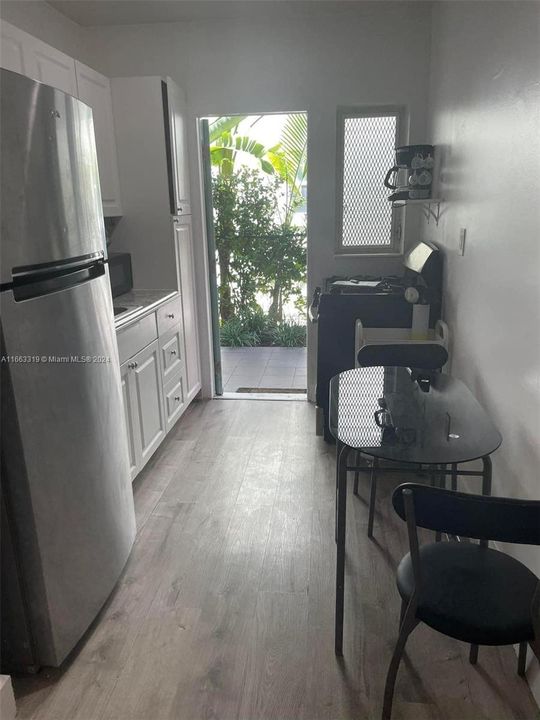 For Rent: $2,950 (2 beds, 1 baths, 620 Square Feet)