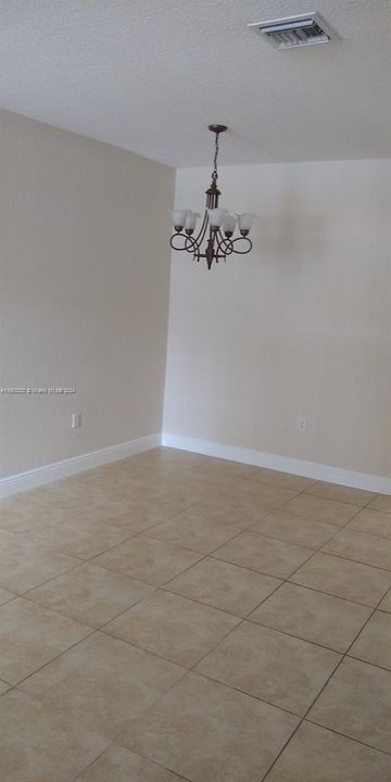 For Rent: $2,800 (3 beds, 2 baths, 1530 Square Feet)