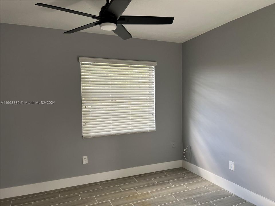 Active With Contract: $2,950 (3 beds, 2 baths, 1276 Square Feet)