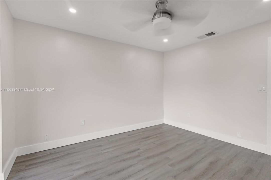 For Rent: $3,000 (3 beds, 2 baths, 1360 Square Feet)