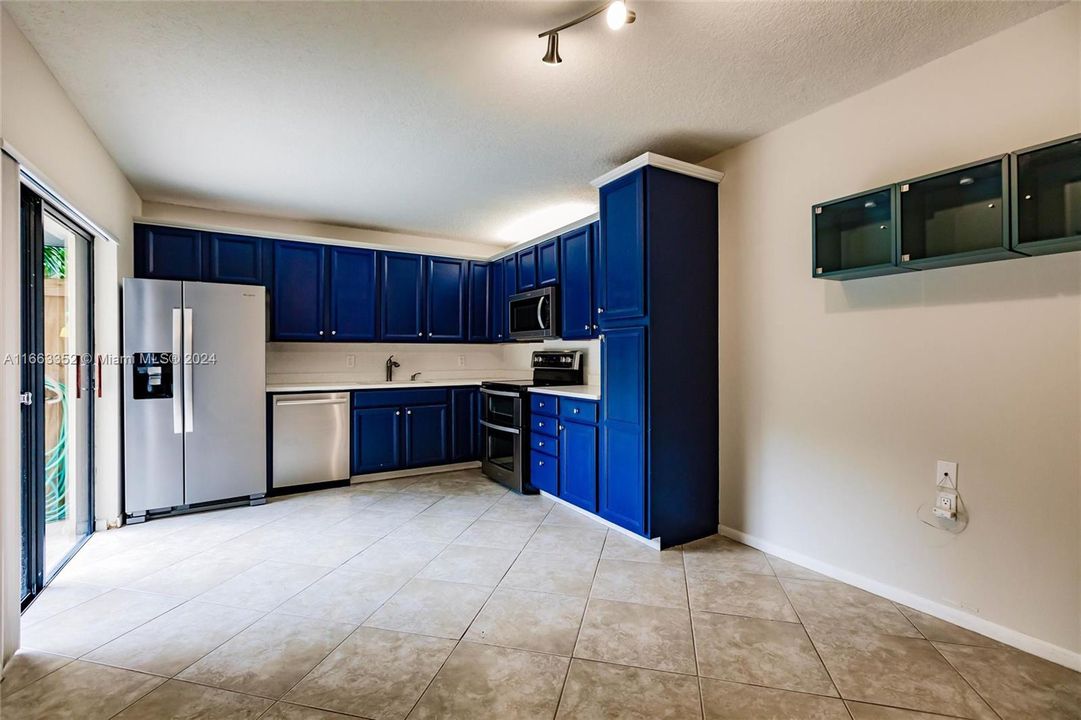 For Rent: $3,100 (3 beds, 2 baths, 1596 Square Feet)