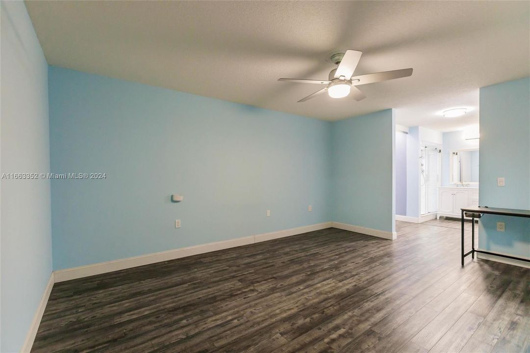 For Rent: $3,100 (3 beds, 2 baths, 1596 Square Feet)